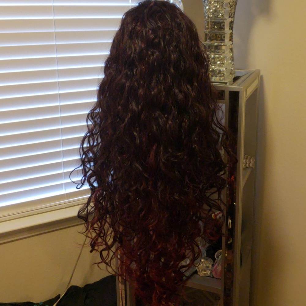 Long curly wig